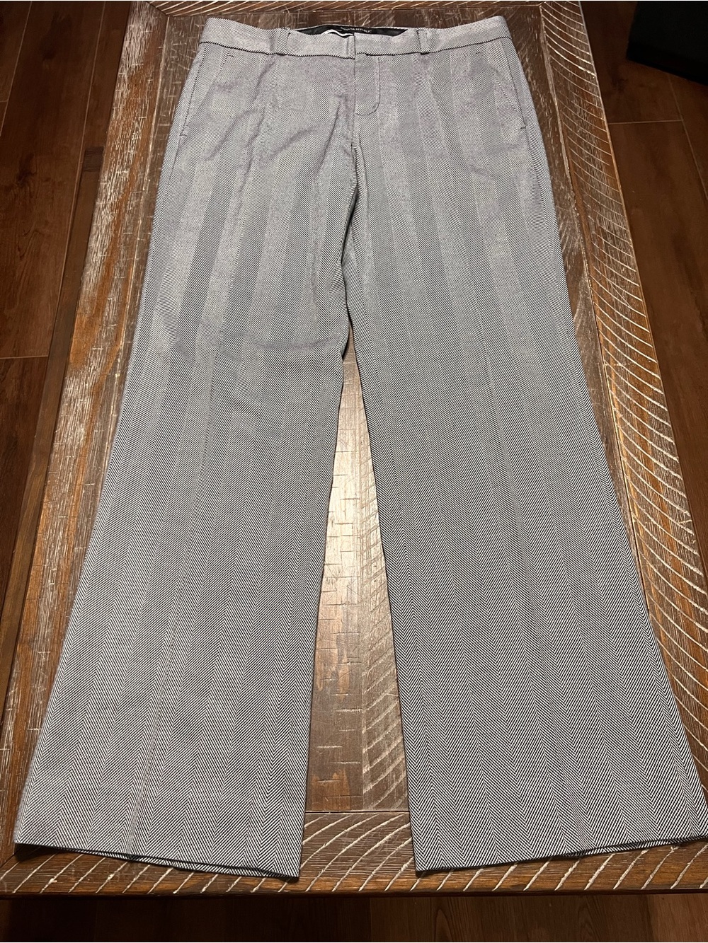 Banana Republic Logan Women’s Straight Leg Herringbone Pattern Pants Sz 8 Short